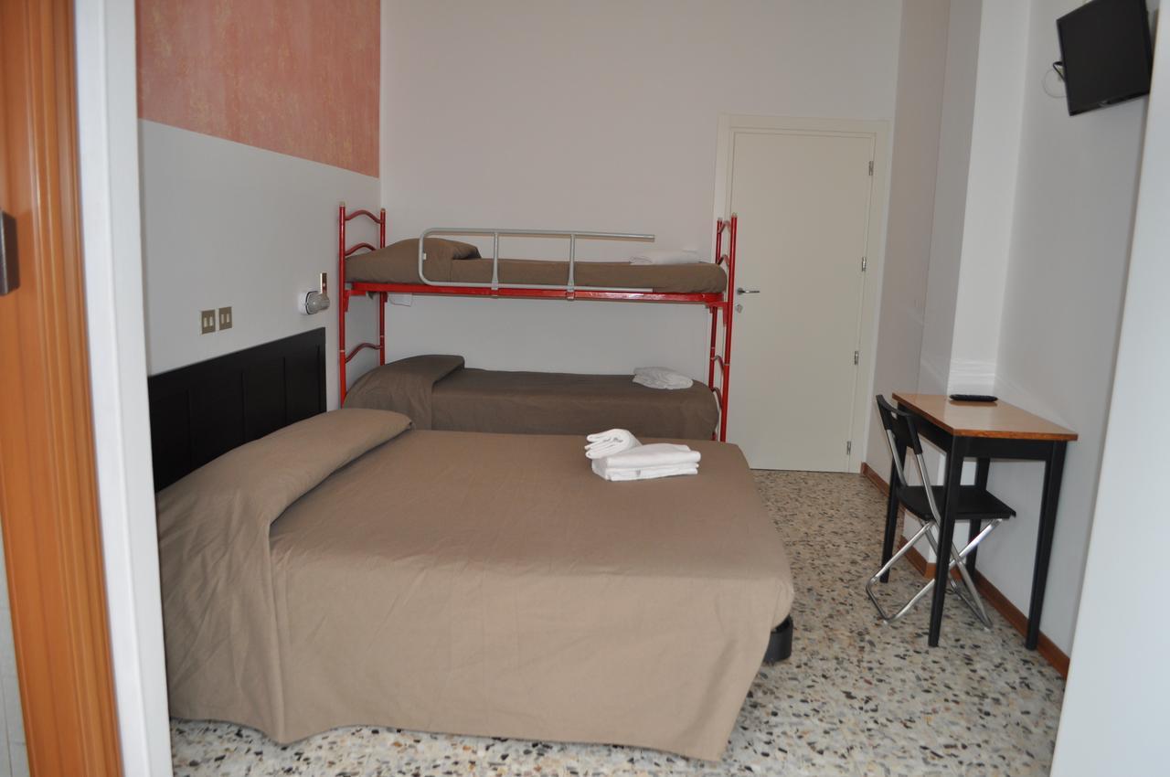 Hotel Urano Cattolica Extérieur photo