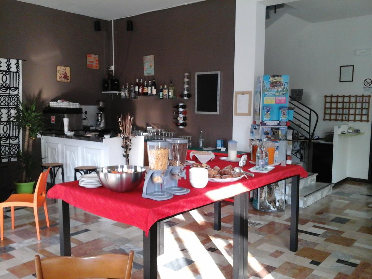 Hotel Urano Cattolica Extérieur photo