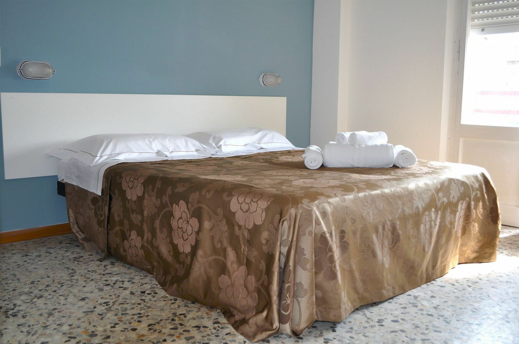 Hotel Urano Cattolica Extérieur photo